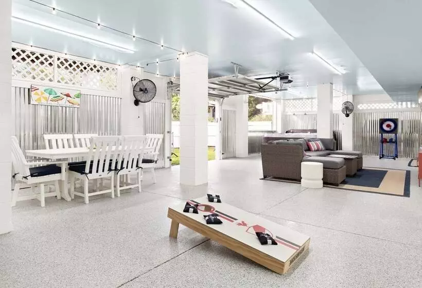 Captain Champs Castaway