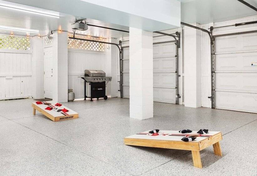 Captain Champs Castaway