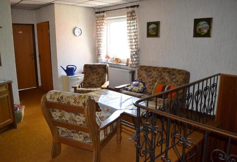 ペンション Birkengaststätte