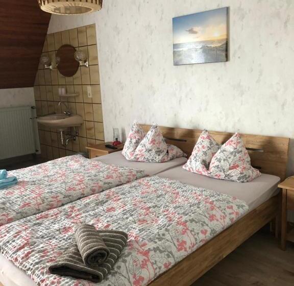 ペンション Birkengaststätte