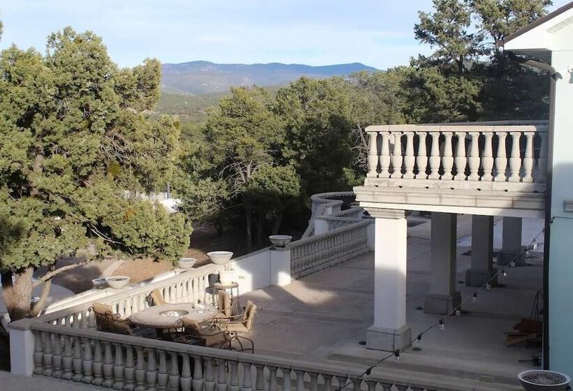 Exquisite Mountain Mansion Entire Home