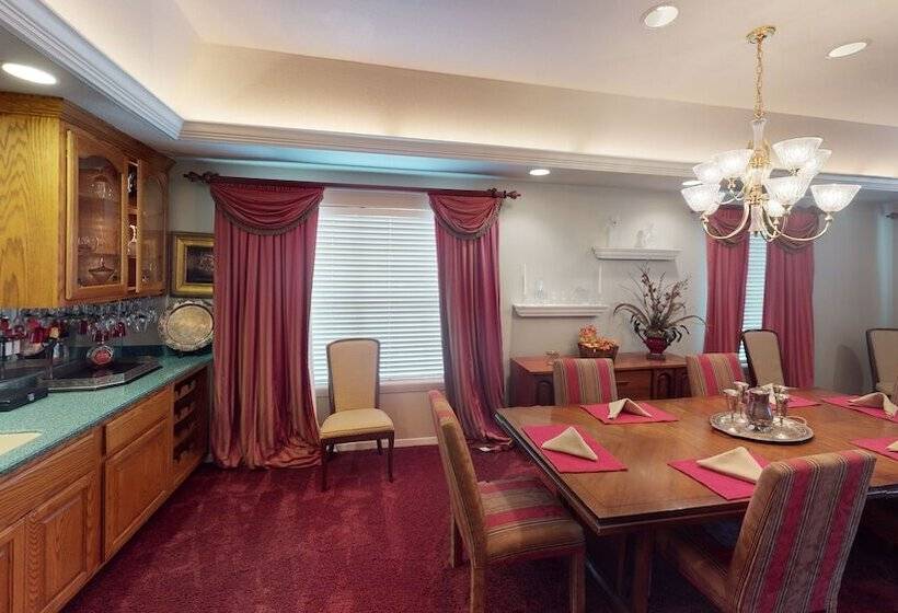 Exquisite Mountain Mansion Entire Home