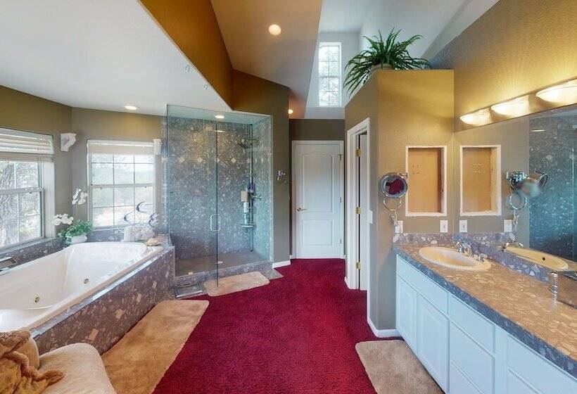 Exquisite Mountain Mansion Entire Home