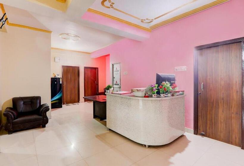 酒店 Oyo 89551 Holiday Inn