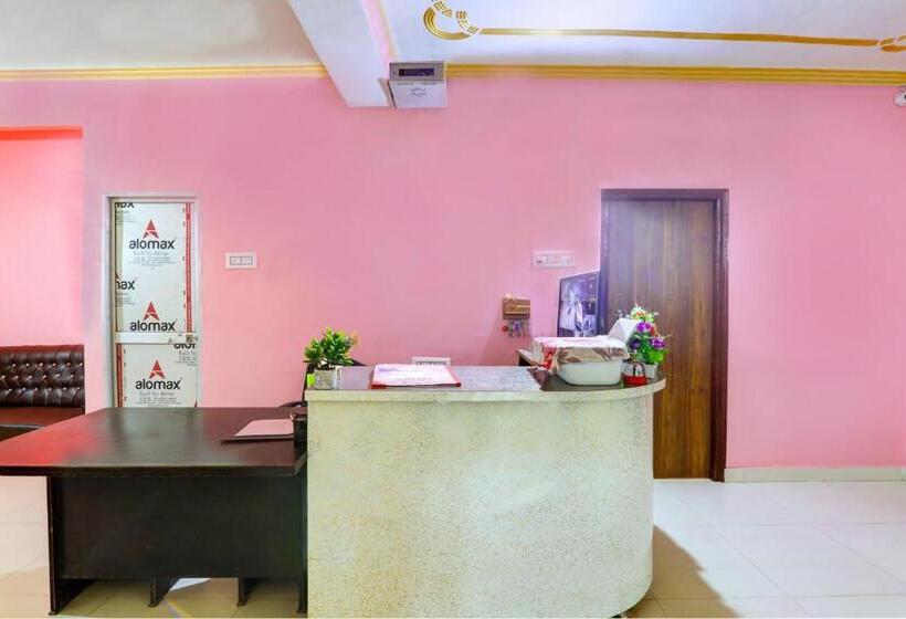 酒店 Oyo 89551 Holiday Inn