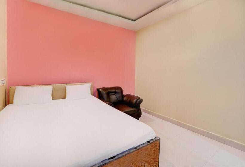 酒店 Oyo 89551 Holiday Inn