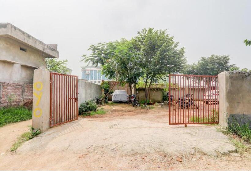 酒店 Oyo 89551 Holiday Inn