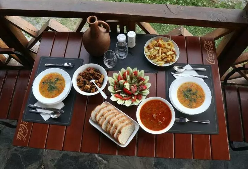 پانسیون Qaldea Resort