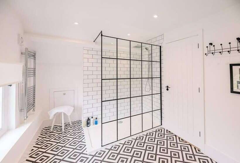 7 Old Grammar School, Leiston