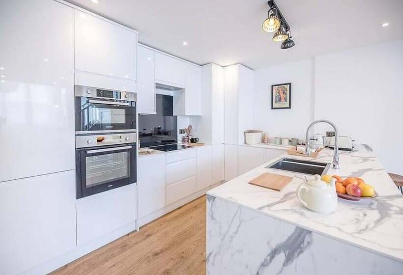 7 Old Grammar School, Leiston