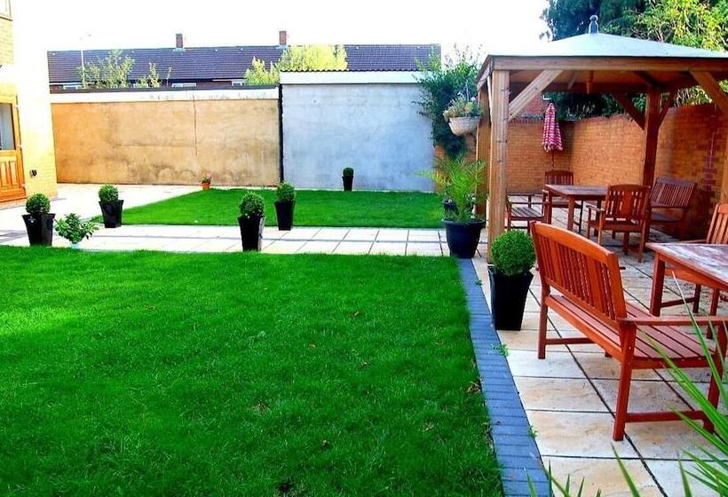 Bed and Breakfast Heathrow Travellers Hub