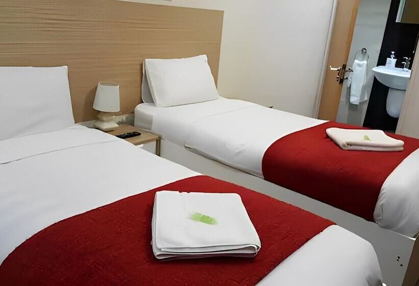 Bed and Breakfast Heathrow Travellers Hub