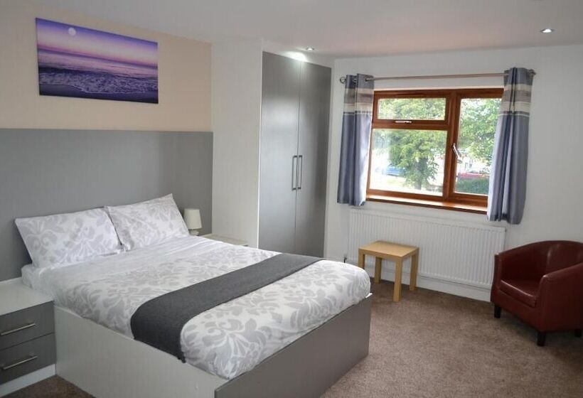 Bed and Breakfast Heathrow Travellers Hub