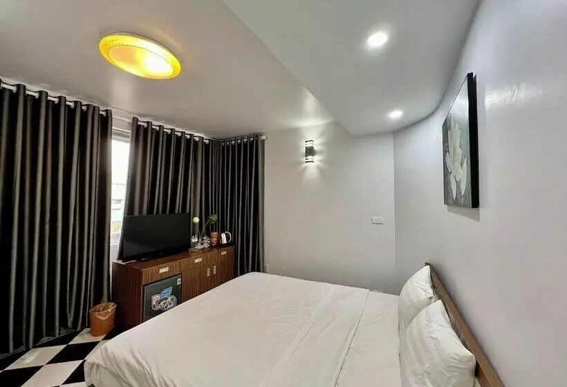 Sen Hotel My Dinh Song Da 미딩