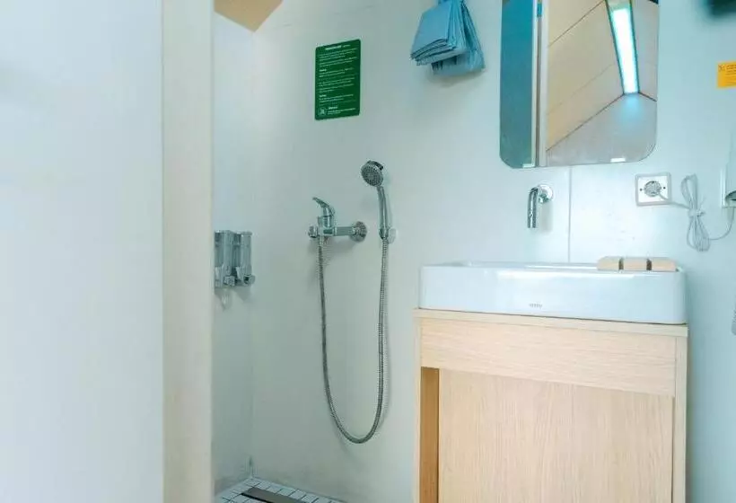 Lomakeskus Bobocabin Coban Rondo, Malang