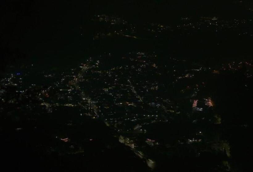 渡假胜地 Bobocabin Coban Rondo, Malang