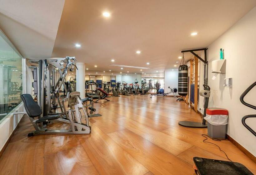 Precioso Apartamento De Planta Baja En Las Salinas, Estepona