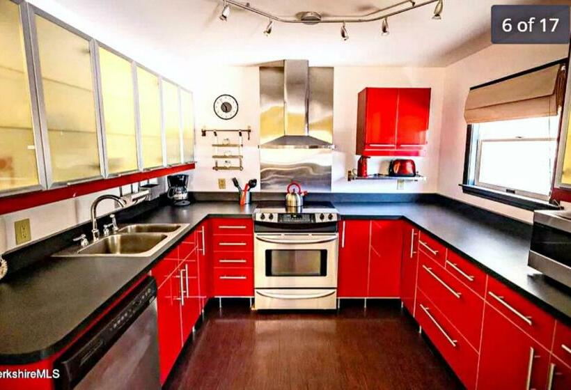 Gorgeous Ski On/off 2 Br Sleeps 8 Jiminy Must See Luxury