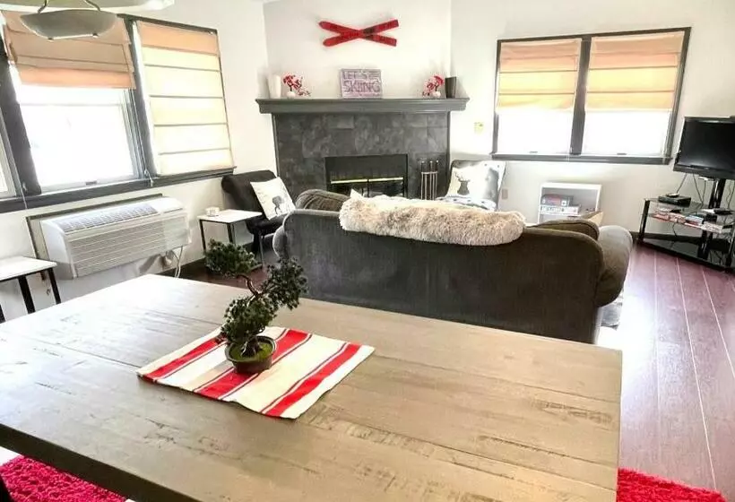 Gorgeous Ski On/off 2 Br Sleeps 8 Jiminy Must See Luxury