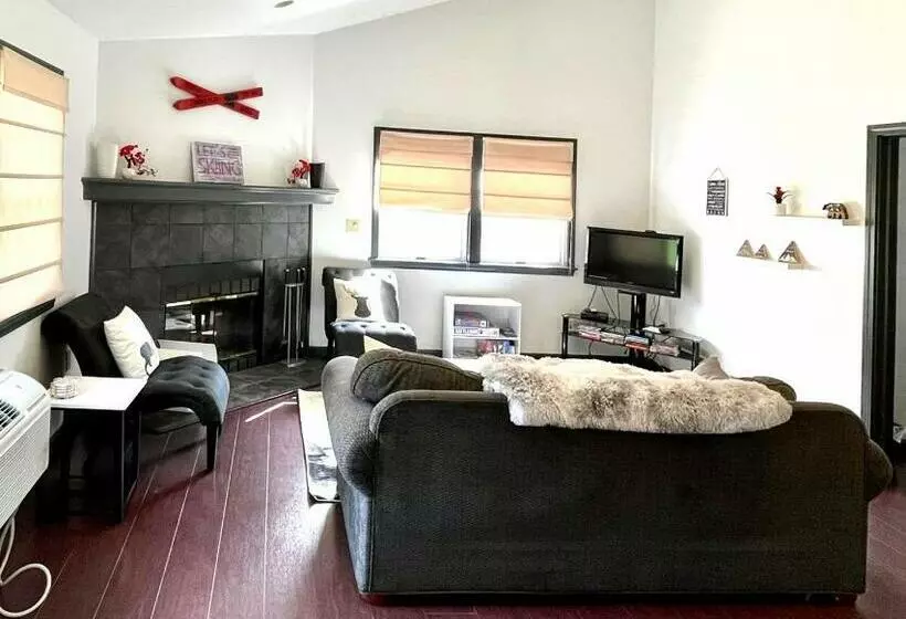 Gorgeous Ski On/off 2 Br Sleeps 8 Jiminy Must See Luxury