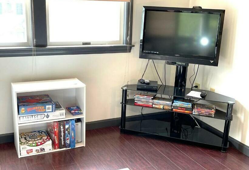 Gorgeous Ski On/off 2 Br Sleeps 8 Jiminy Must See Luxury