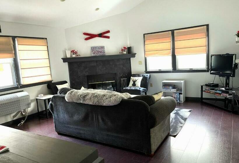 Gorgeous Ski On/off 2 Br Sleeps 8 Jiminy Must See Luxury