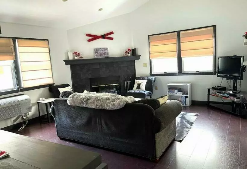 Gorgeous Ski On/off 2 Br Sleeps 8 Jiminy Must See Luxury