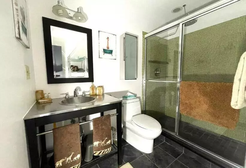 Gorgeous Ski On/off 2 Br Sleeps 8 Jiminy Must See Luxury