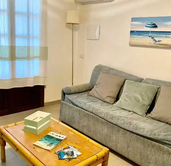 ペンション Cala Reale Rooms Marinella
