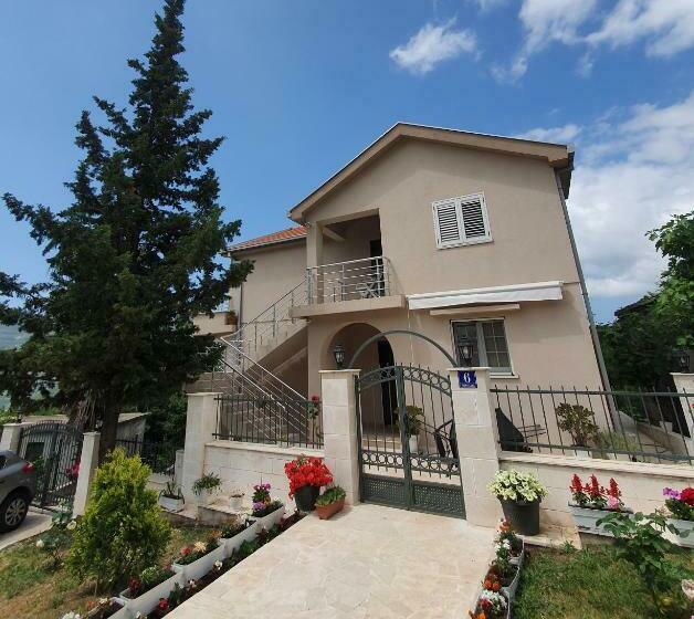 پانسیون Villa Rada