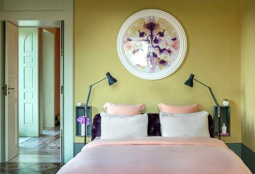 리조트 Castle Elvira