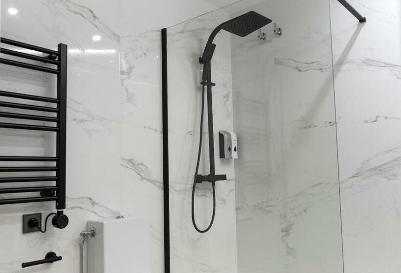 膳宿费 Castellpetit