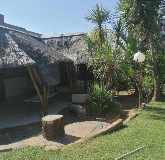 Пансион Ferndale Guest House And Party Venue