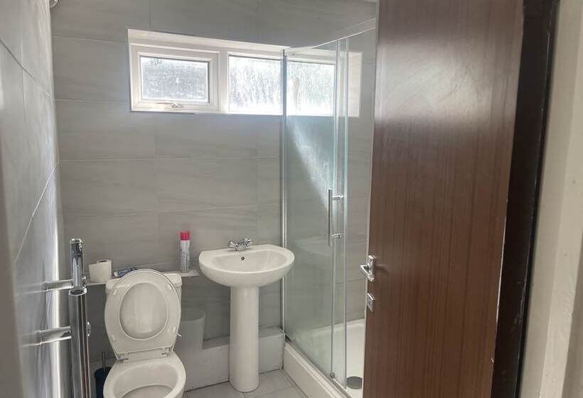 Beautiful One Bed Apartment In Cardiff Good Links