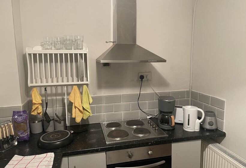 Beautiful One Bed Apartment In Cardiff Good Links