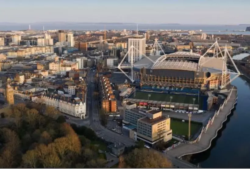 Beautiful One Bed Apartment In Cardiff Good Links