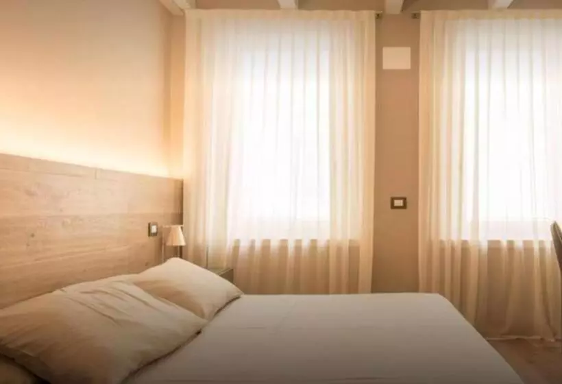 ベッドアンドブレックファースト Accademia 21