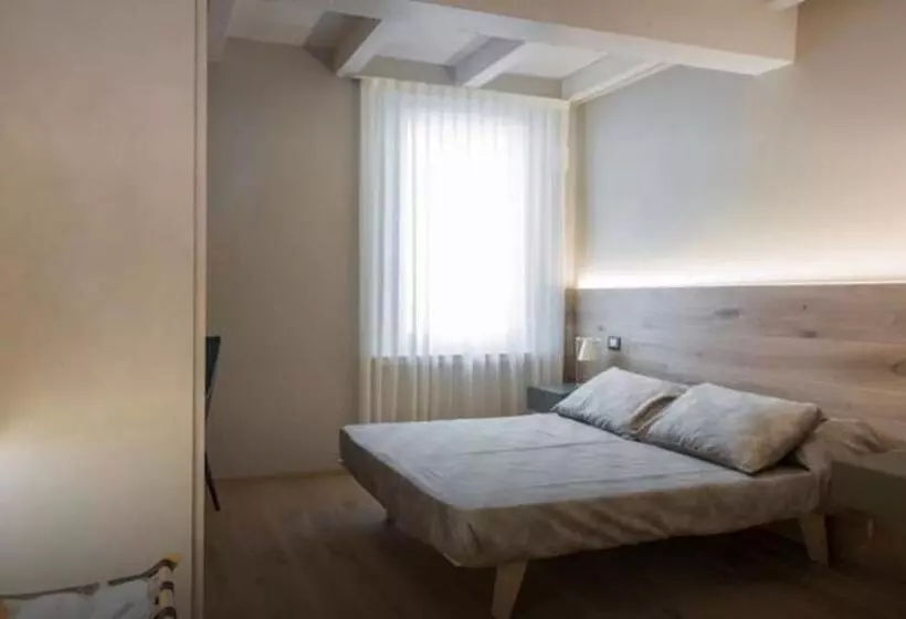 ベッドアンドブレックファースト Accademia 21