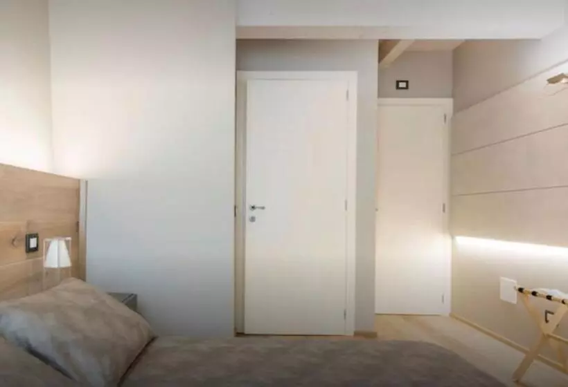 ベッドアンドブレックファースト Accademia 21