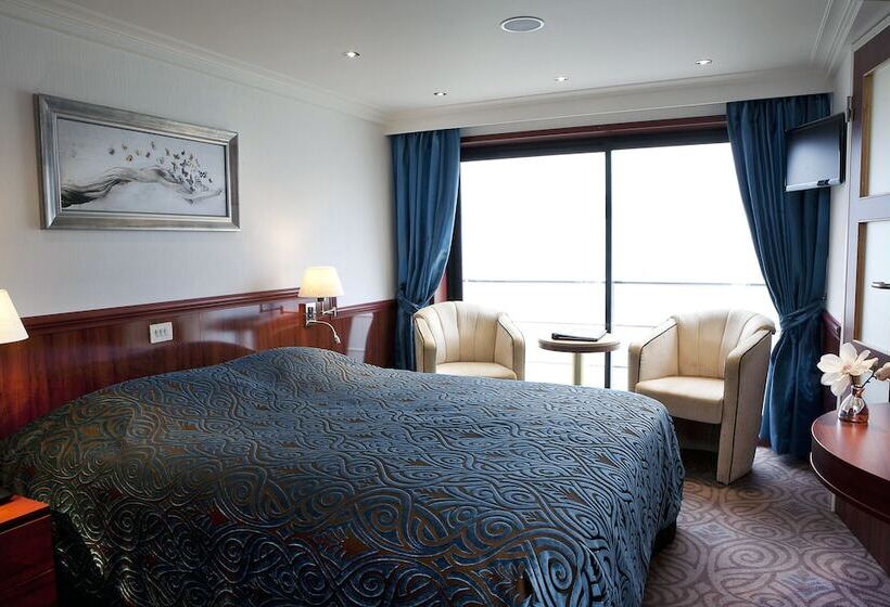 Crossgates Hotelship Altstadt   Köln