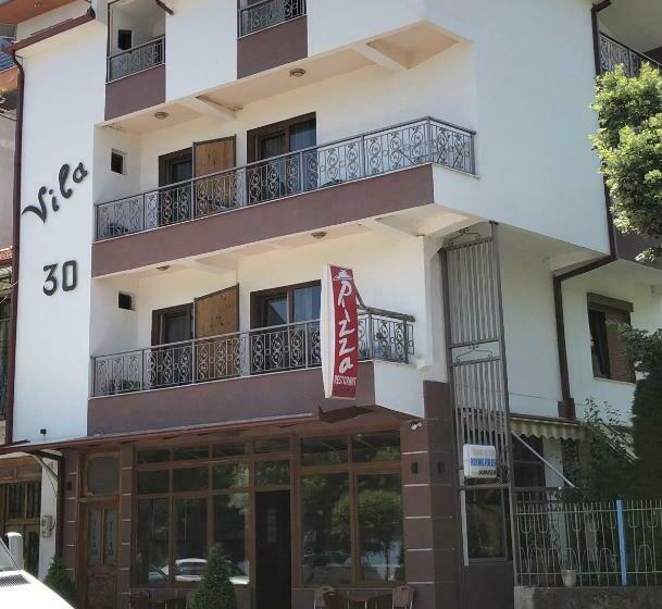 پانسیون Artist House