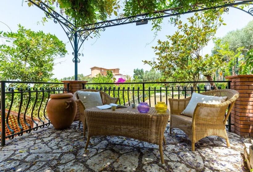 Villa With Shared Pool In Massa Lubrense By Wonderful Italy