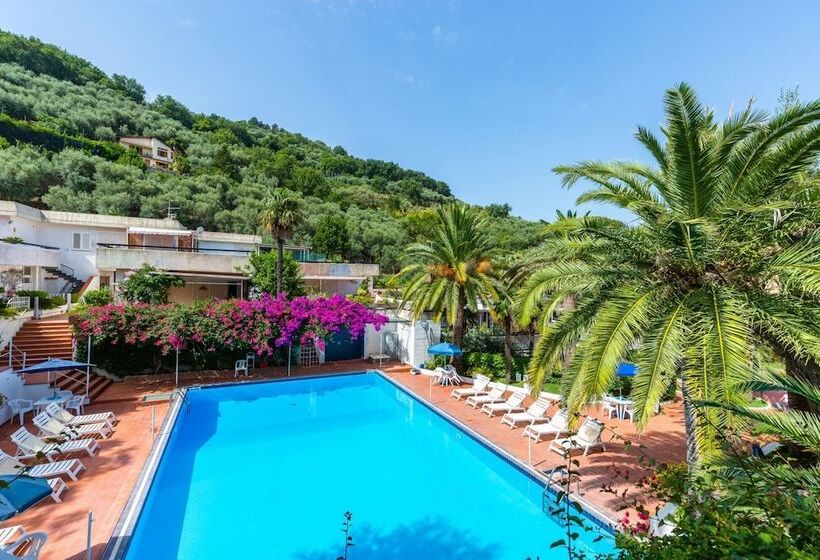 Villa With Shared Pool In Massa Lubrense By Wonderful Italy