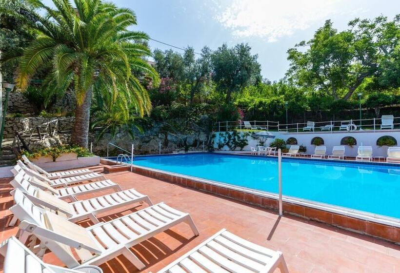 Villa With Shared Pool In Massa Lubrense By Wonderful Italy