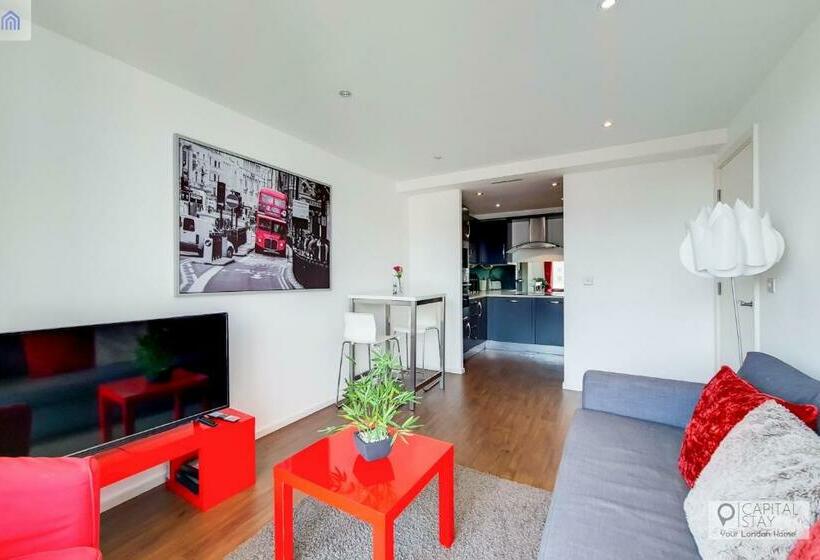 Fully Serviced Two Bed Apartment With River View