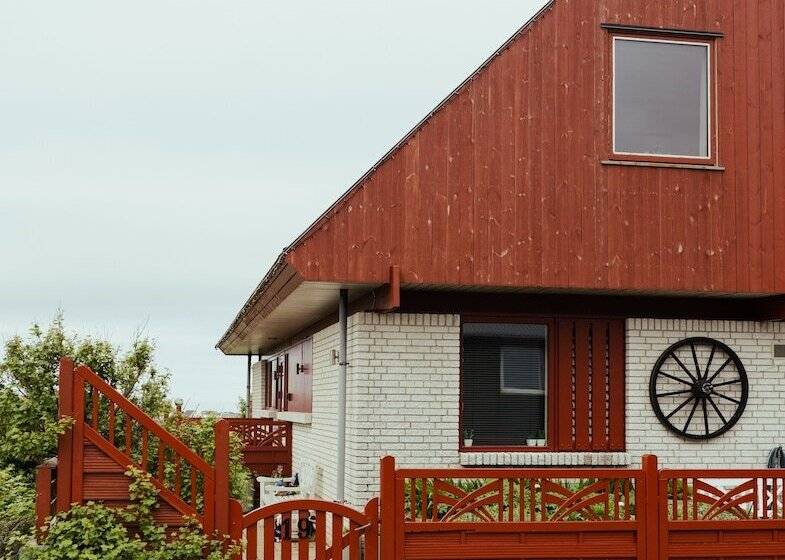 Great 3 Br Loft Apt / Views / Free Parking