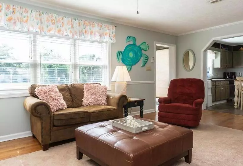 Barbee Beach House By Oak Island Accommodations