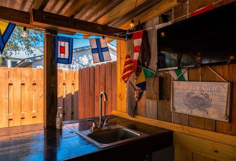 Barbee Beach House By Oak Island Accommodations