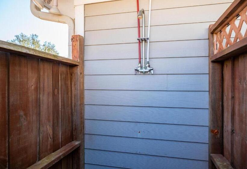 Barbee Beach House By Oak Island Accommodations