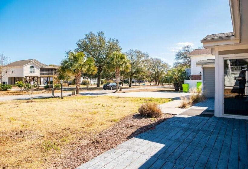 Barbee Beach House By Oak Island Accommodations